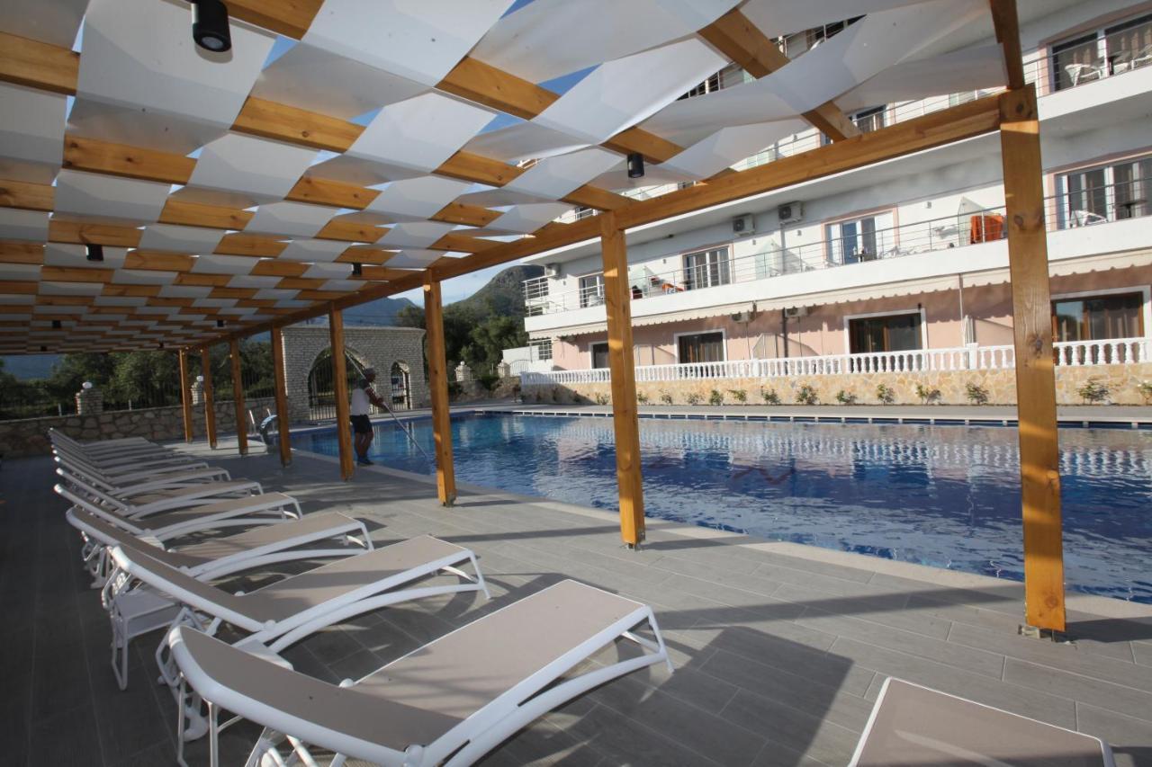 Hotel Riviera Borsh Exterior photo